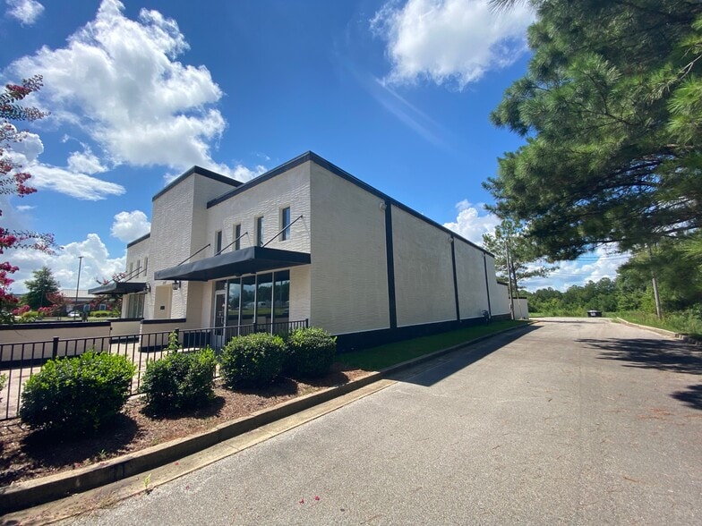 More Photos Of 3117 McCullough Blvd, Belden Restaurant For Sale