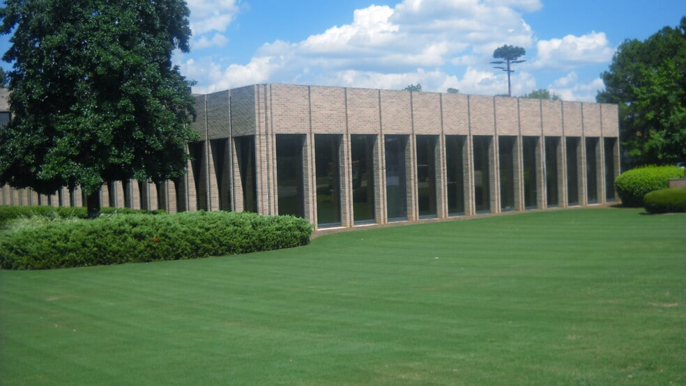 More Photos Of 2250 N Druid Hills Rd NE, Atlanta Medical For Lease