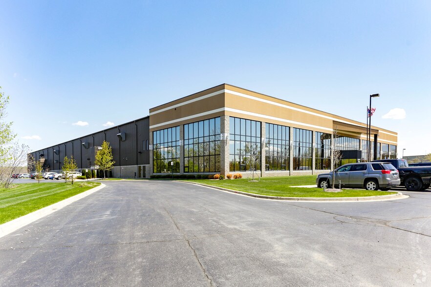 More Photos Of 28320 Lakeview Dr, Wixom Warehouse For Lease