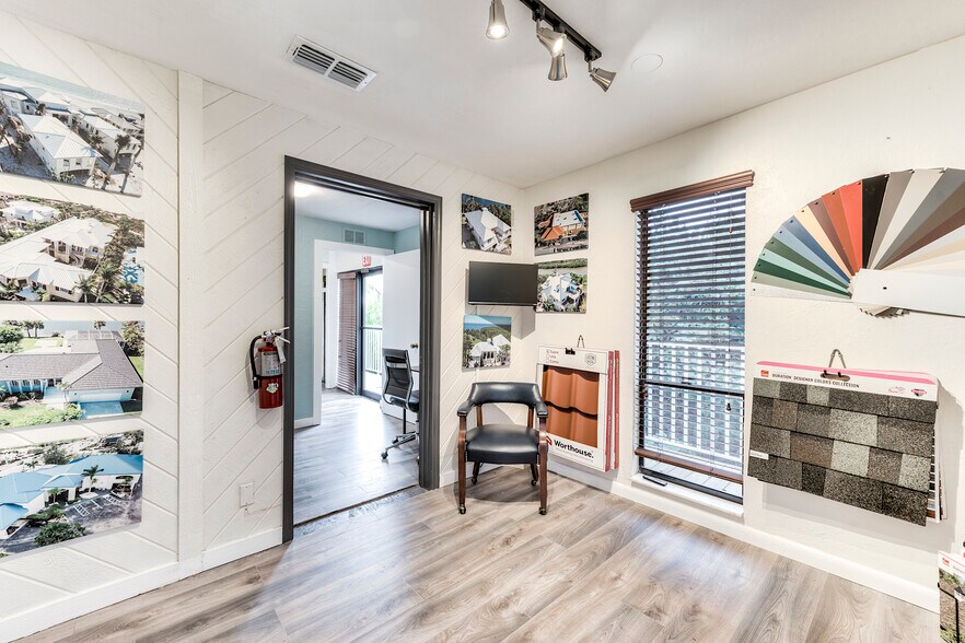 More Photos Of 1149 Periwinkle Way, Sanibel Office For Sale