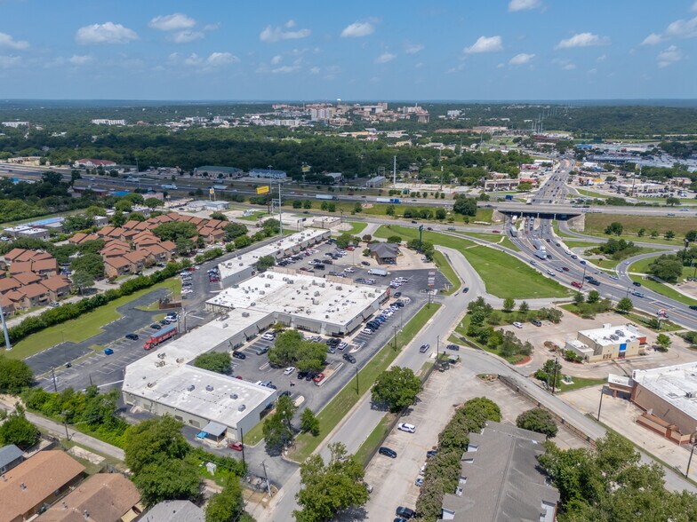 More Photos Of 400-900 Bugg Ln, San Marcos Unknown For Lease