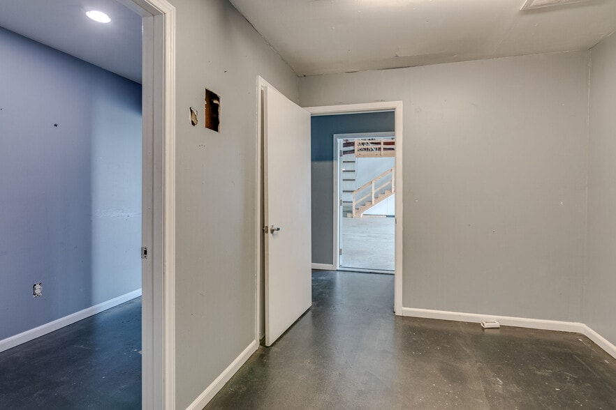 More Photos Of 12081 Katy Rd, Keller Flex For Lease