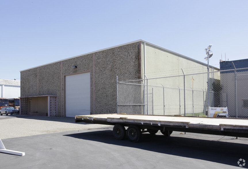 More Photos Of 1940 Railroad Dr, Sacramento Warehouse For Sale