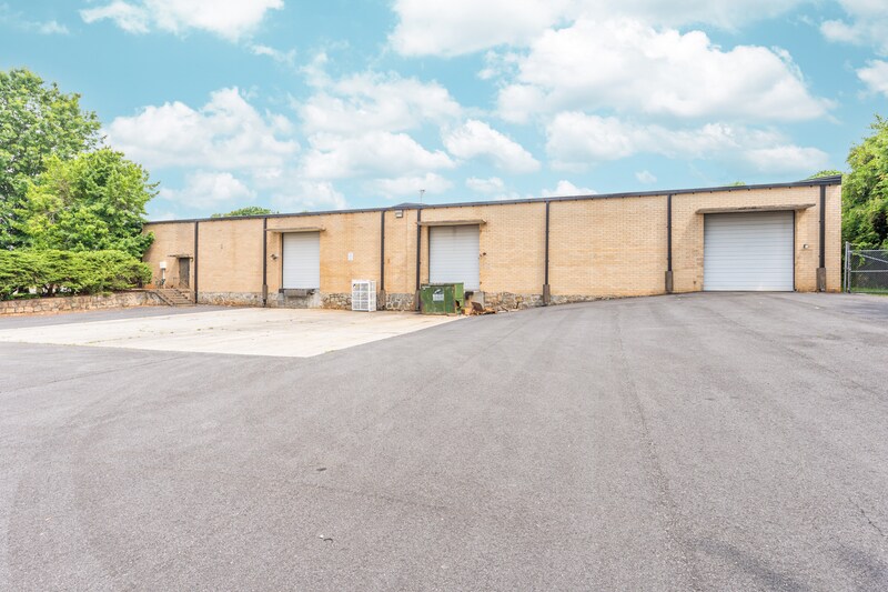 More Photos Of 5622 E Ponce de Leon Ave, Stone Mountain Distribution For Lease