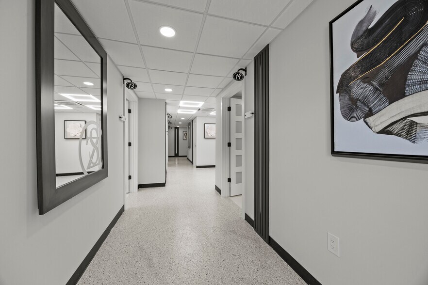 More Photos Of 4588 Kenny Rd, Columbus Storefront Retail Office For Sale