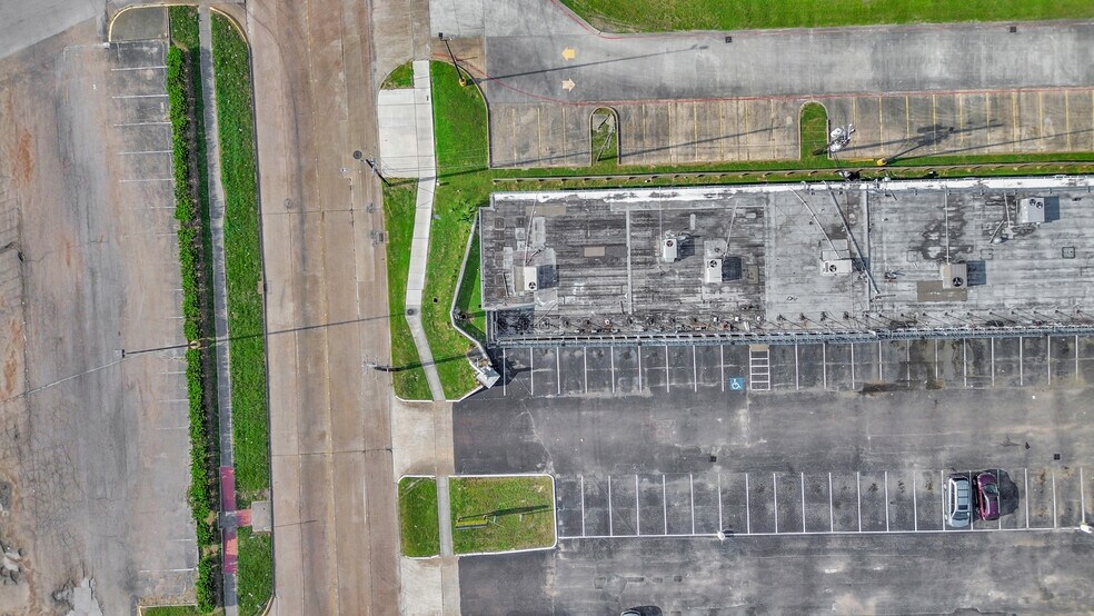 More Photos Of 9940 Kleckley Dr, Houston Freestanding For Lease