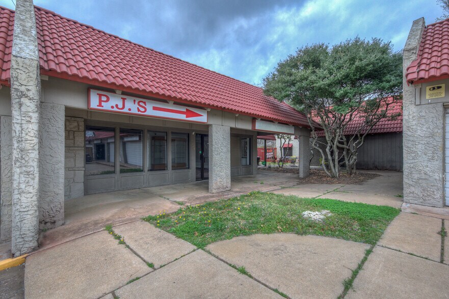 More Photos Of 4311 E 31st St, Tulsa Unknown For Lease