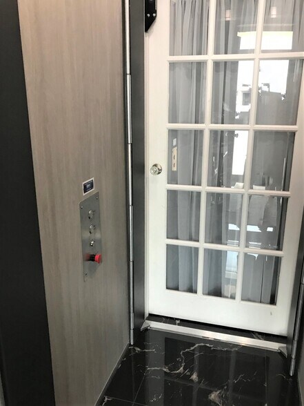 More Photos Of 816 Erie St E, Windsor Storefront Retail Residential For Sale