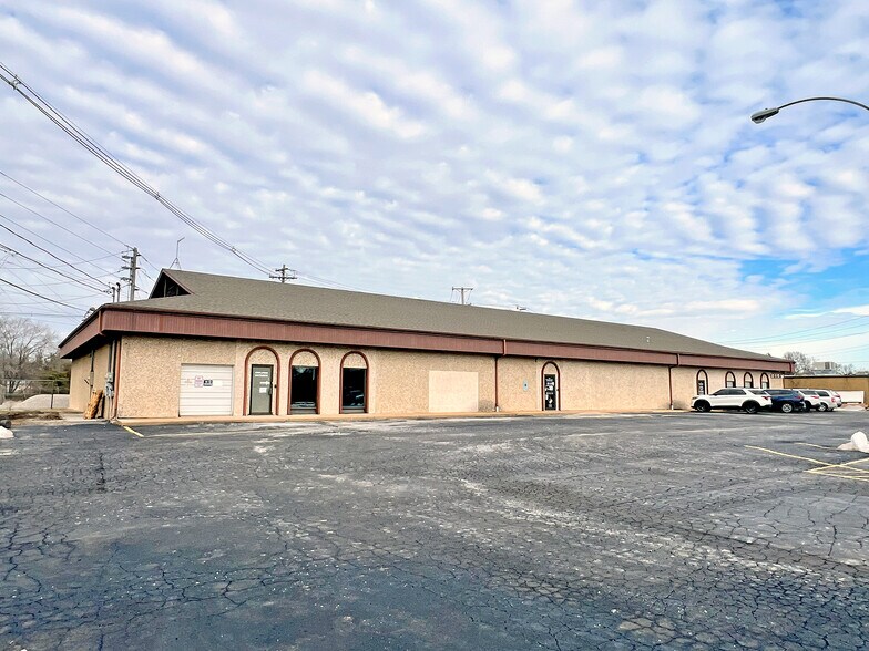 More Photos Of 65 S 65th St, Belleville Office For Sale
