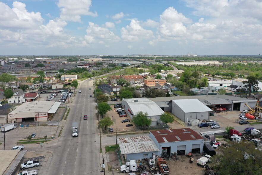 More Photos Of 1812 Wayside Dr, Houston Distribution For Lease