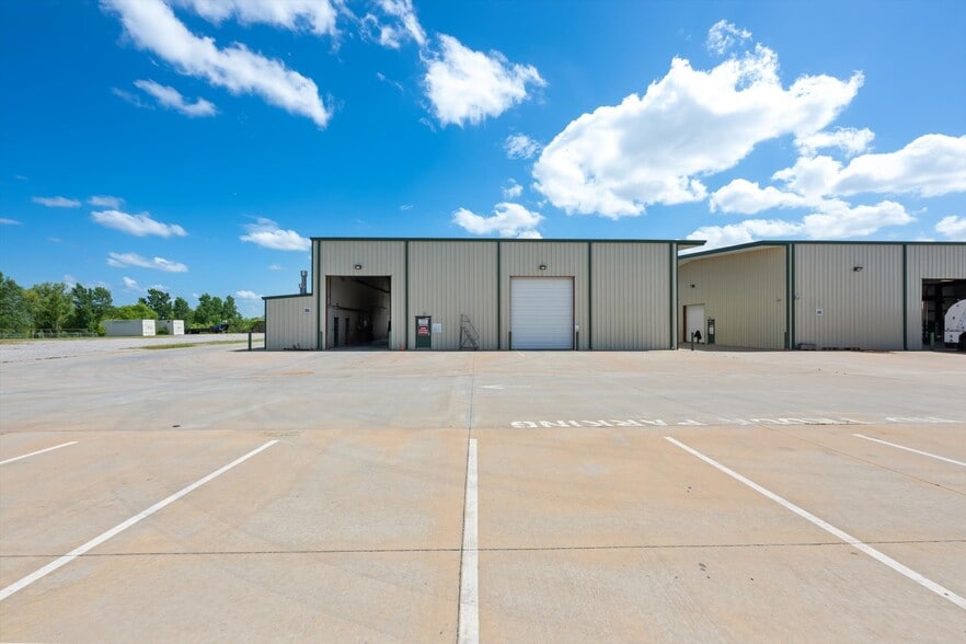 More Photos Of 13020 S Sunnylane Rd, Moore Industrial For Lease
