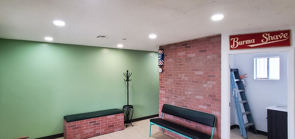 More Photos Of 658 E Main St, San Jacinto Freestanding For Lease