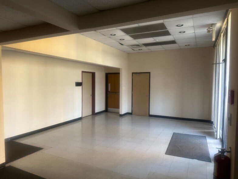 More Photos Of 306 Commerce Dr, Exton Industrial For Sale