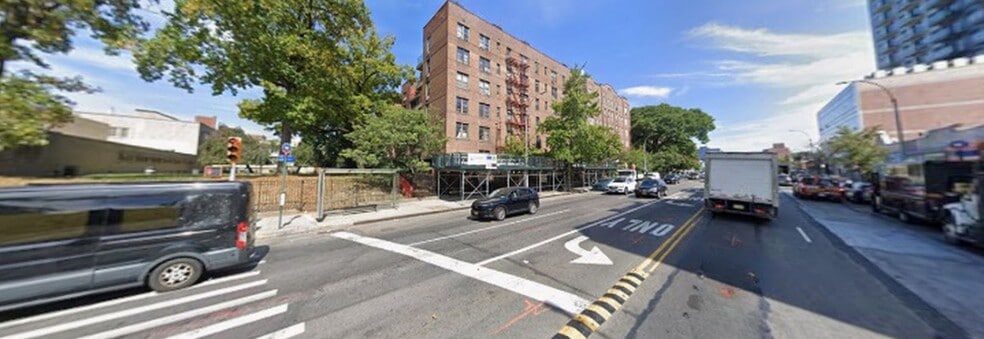 Primary Photo Of 14105 Northern Blvd, Flushing Healthcare For Sale