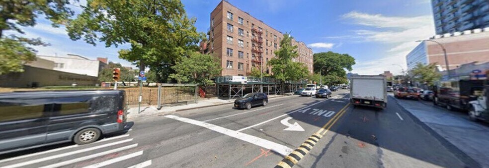 Primary Photo Of 14105 Northern Blvd, Flushing Healthcare For Sale
