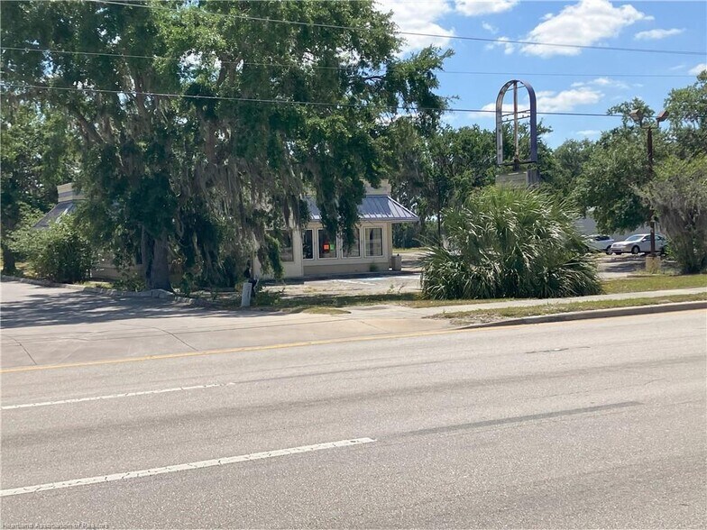 More Photos Of 939 S 6th Ave S, Wauchula General Retail For Sale