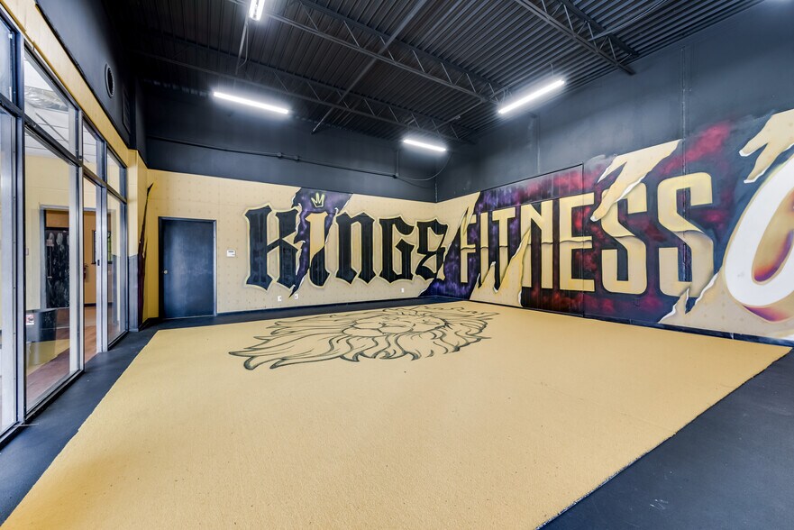 More Photos Of 203 E Main St, Forney Freestanding For Sale