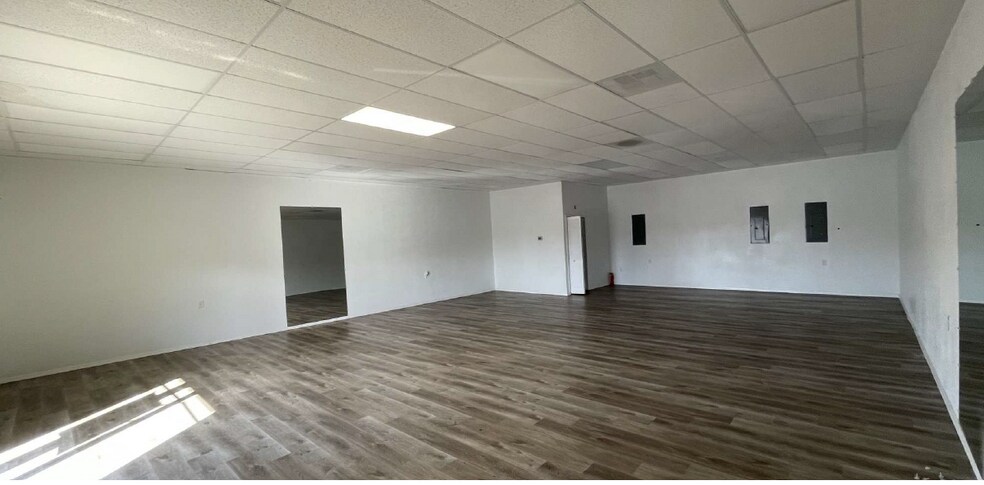 More Photos Of 1570 Lancaster Dr NE, Salem Unknown For Lease