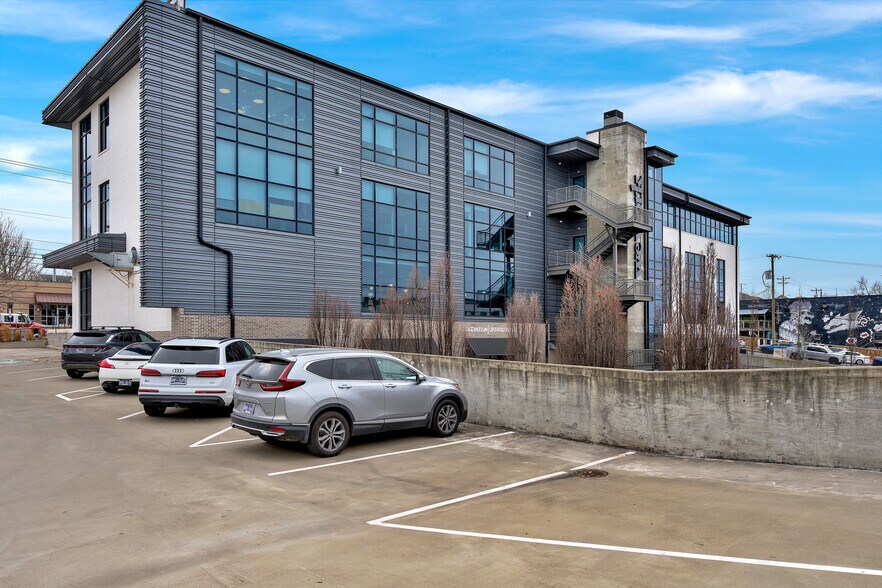 More Photos Of 900 Main St, Nashville Storefront Retail Office For Lease