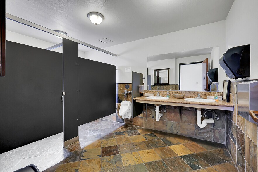More Photos Of 951 Live Oak Blvd, Yuba City Medical For Sale