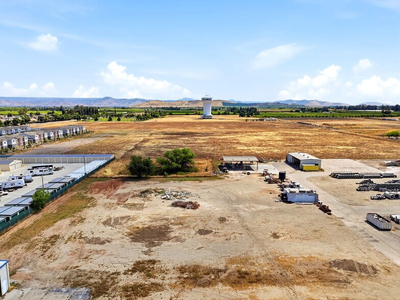 More Photos Of 1260 Buttonwillow Ave, Reedley Warehouse For Sale