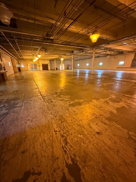 More Photos Of 422B N 3rd St, Albemarle Warehouse For Lease