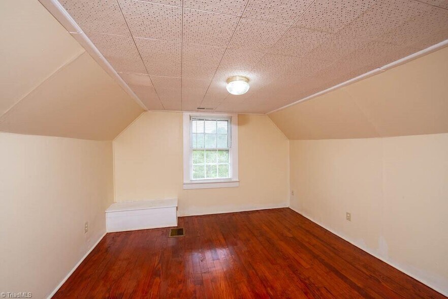 More Photos Of 2340 W English Rd, High Point Office For Sale