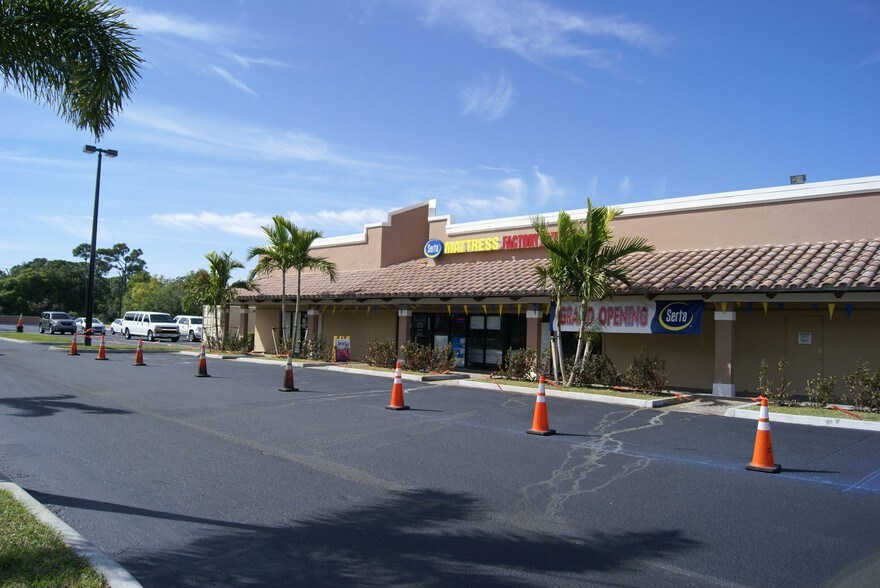 More Photos Of 1638 SE Federal Hwy, Stuart Unknown For Lease