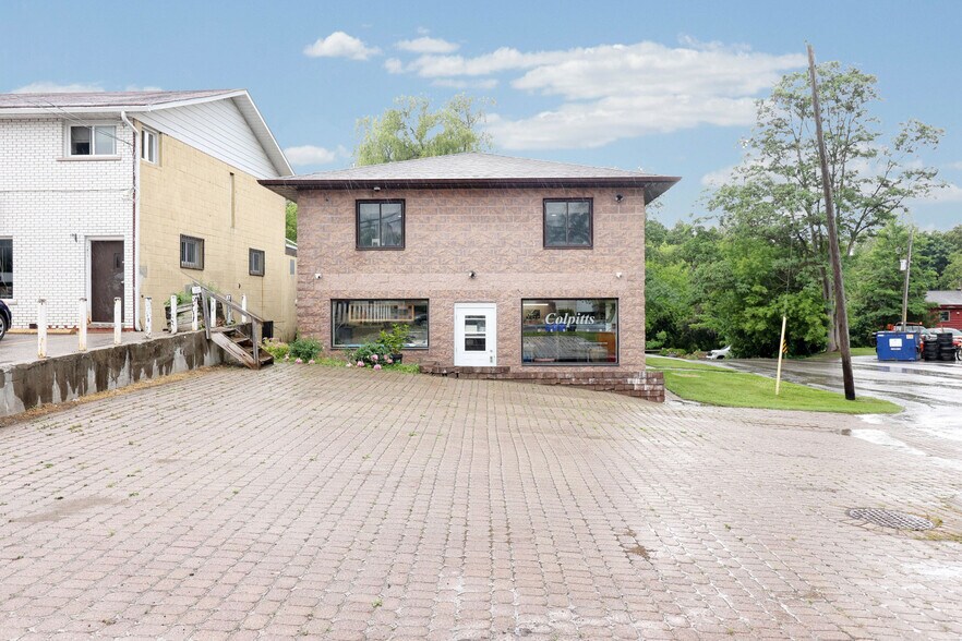 More Photos Of 192 Main St N, Uxbridge Flex For Sale