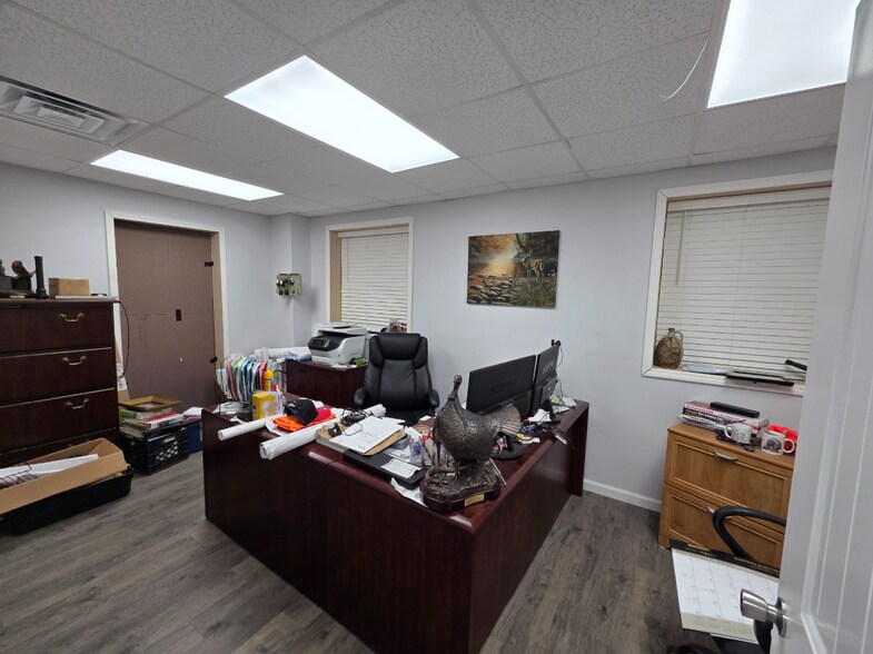 More Photos Of 105 Gelo Rd, Rocky Mount Warehouse For Lease