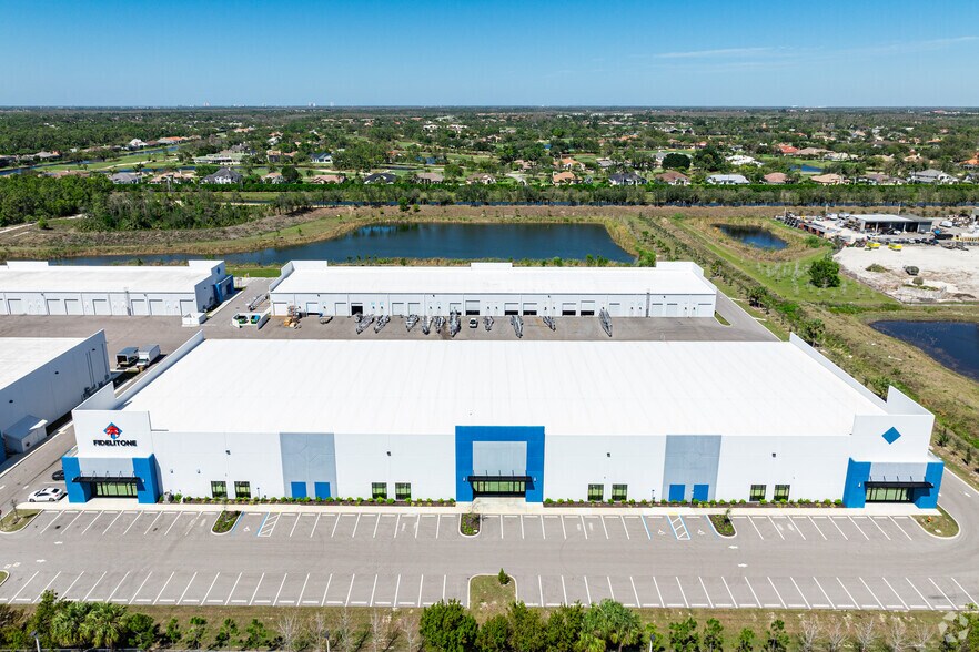 More Photos Of 16321 Domestic Ave, Fort Myers Industrial For Lease