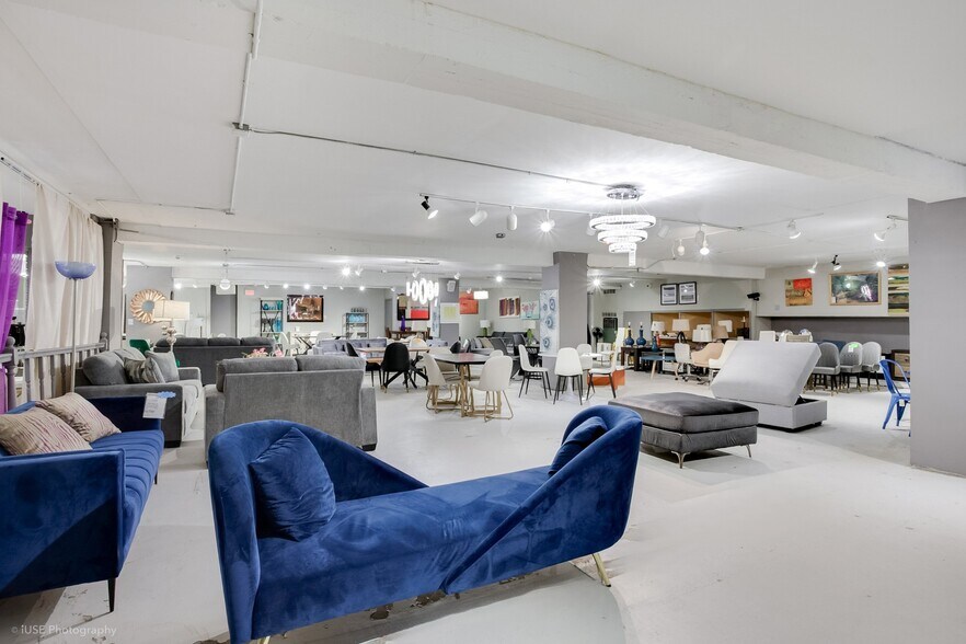 More Photos Of 4841 N Western Ave, Chicago Storefront Retail Office For Sale