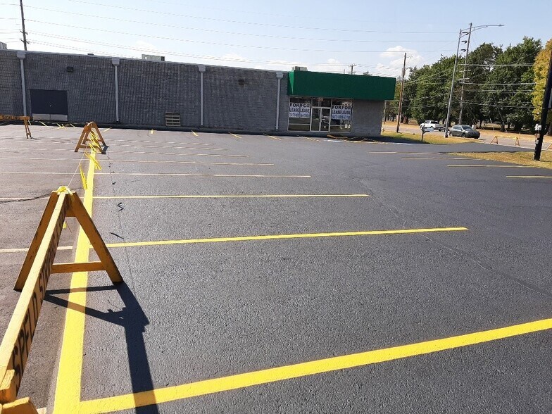 More Photos Of 750 Battlefield rd, Springfield General Retail For Lease