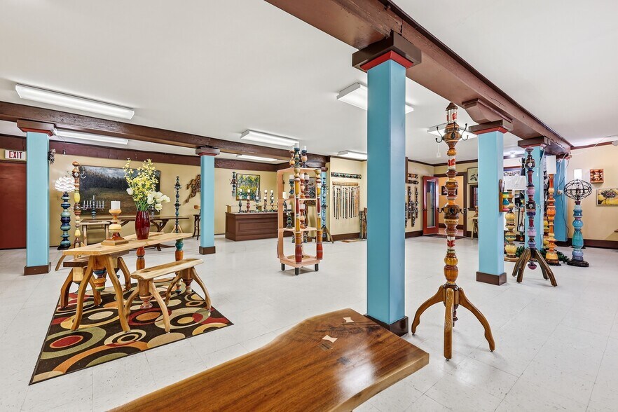 More Photos Of 196 S Main St, Potosi General Retail For Sale