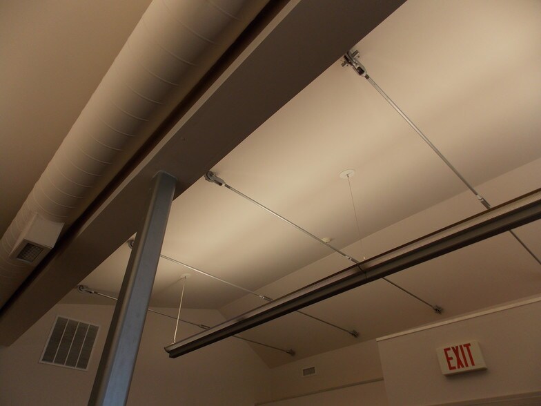 More Photos Of 1118 General Washington Memori Blvd, Washington Crossing Office For Lease