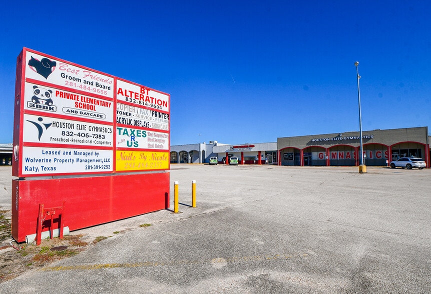 More Photos Of 11502-11600 Hughes Rd, Houston Freestanding For Sale