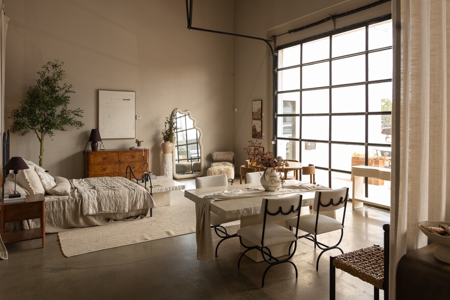 More Photos Of 3330 Audley St, Houston Storefront Retail Office For Lease