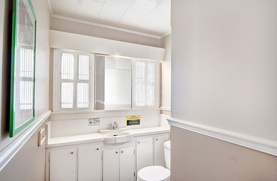 More Photos Of 1521 N Broadway, Santa Ana Medical For Sale
