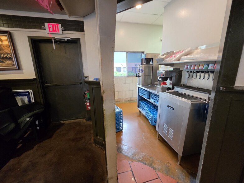 More Photos Of 2813 W Walnut St, Rogers Restaurant For Sale