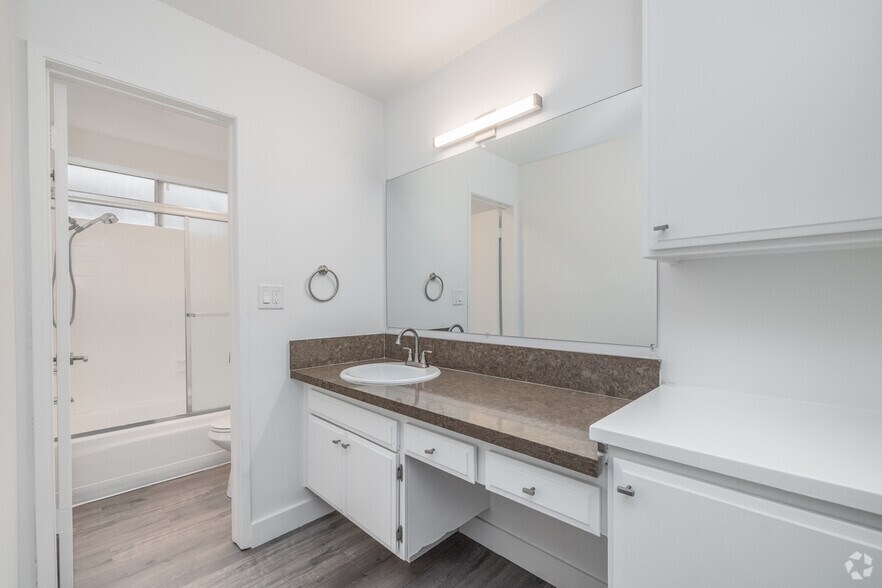 More Photos Of 12756 Venice Blvd, Los Angeles Apartments For Sale