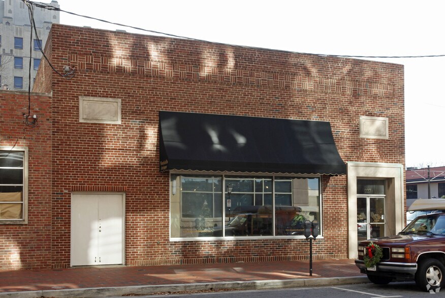 More Photos Of 227 W York St, Norfolk Storefront For Lease