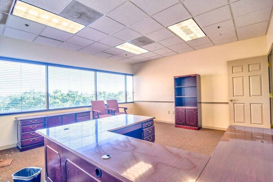 More Photos Of 1150 Cleveland St, Clearwater Office For Lease