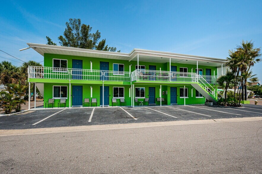More Photos Of 12100 Gulf Blvd, Treasure Island Hotel For Sale