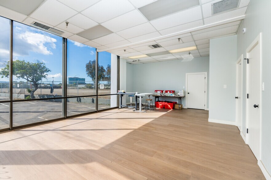 More Photos Of 19603 Figueroa St, Carson Warehouse For Lease