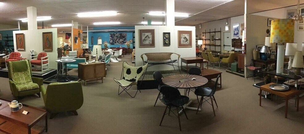 More Photos Of 6130 N Broadway St, Chicago General Retail For Sale