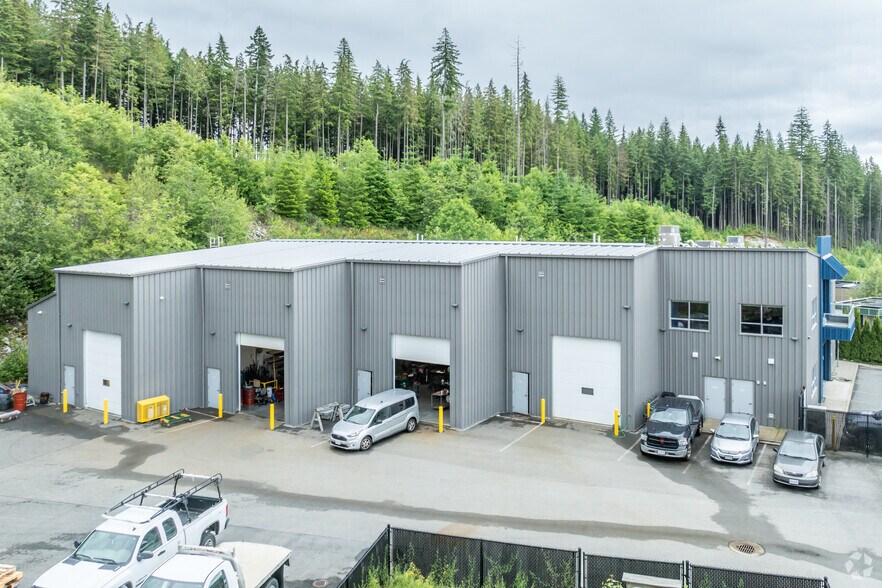 More Photos Of 13130 Lilley Dr, Maple Ridge Warehouse For Sale
