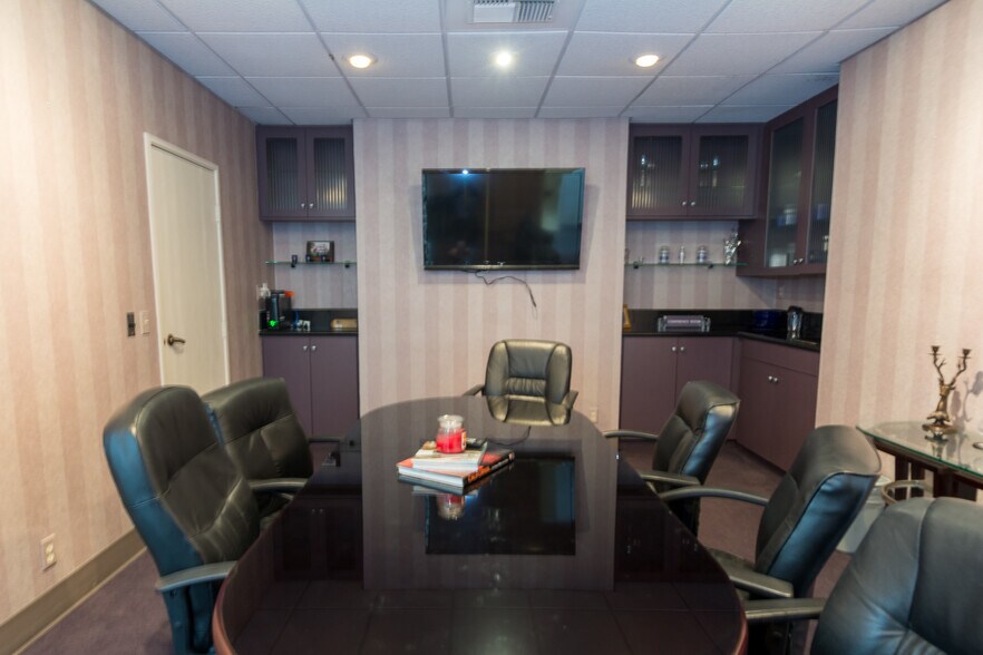 More Photos Of 412 N Barranca Ave, Covina Medical For Lease