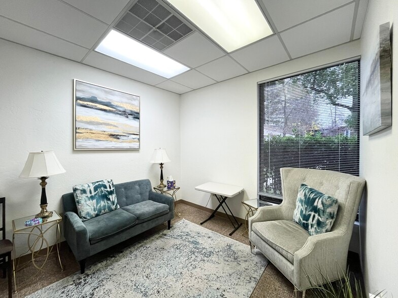 More Photos Of 1130 Conroy Ln, Roseville Medical For Sale