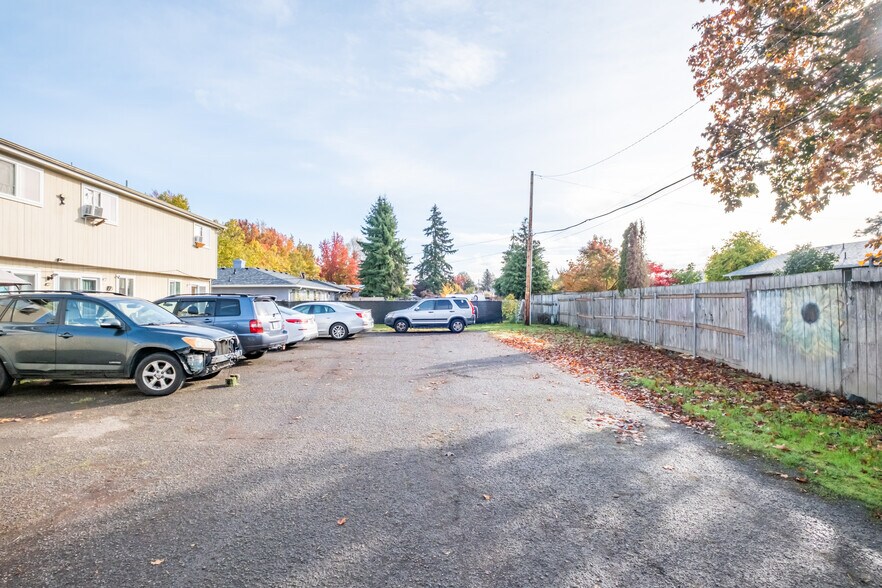 More Photos Of 530-536 34th Ave SE, Albany Apartments For Sale