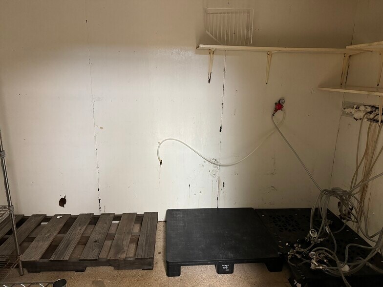 More Photos Of 3080 W State St, Bristol Bar For Sale
